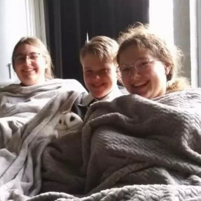 Shine-NeedSumBuddy-400-400 Shine needsumbuddy 400 400